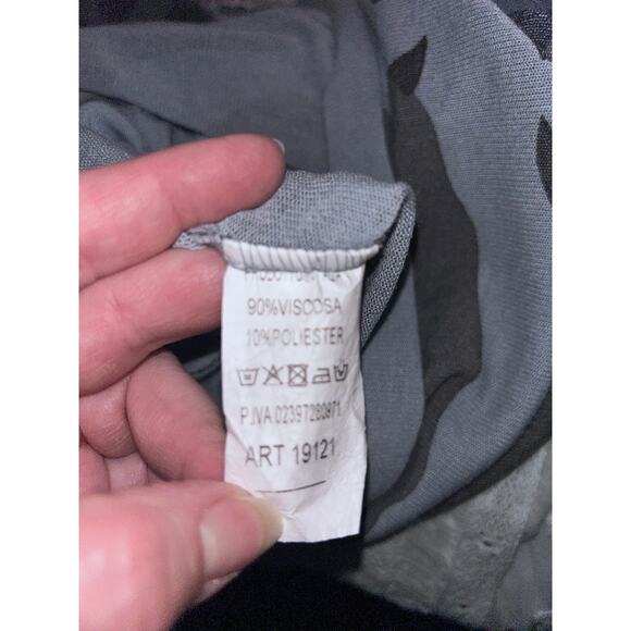 Gigi Moda Apuma Camo V-Neck Top Gray Charcoal Metallic Hem Viscose Made in Italy - Picture 9 of 9